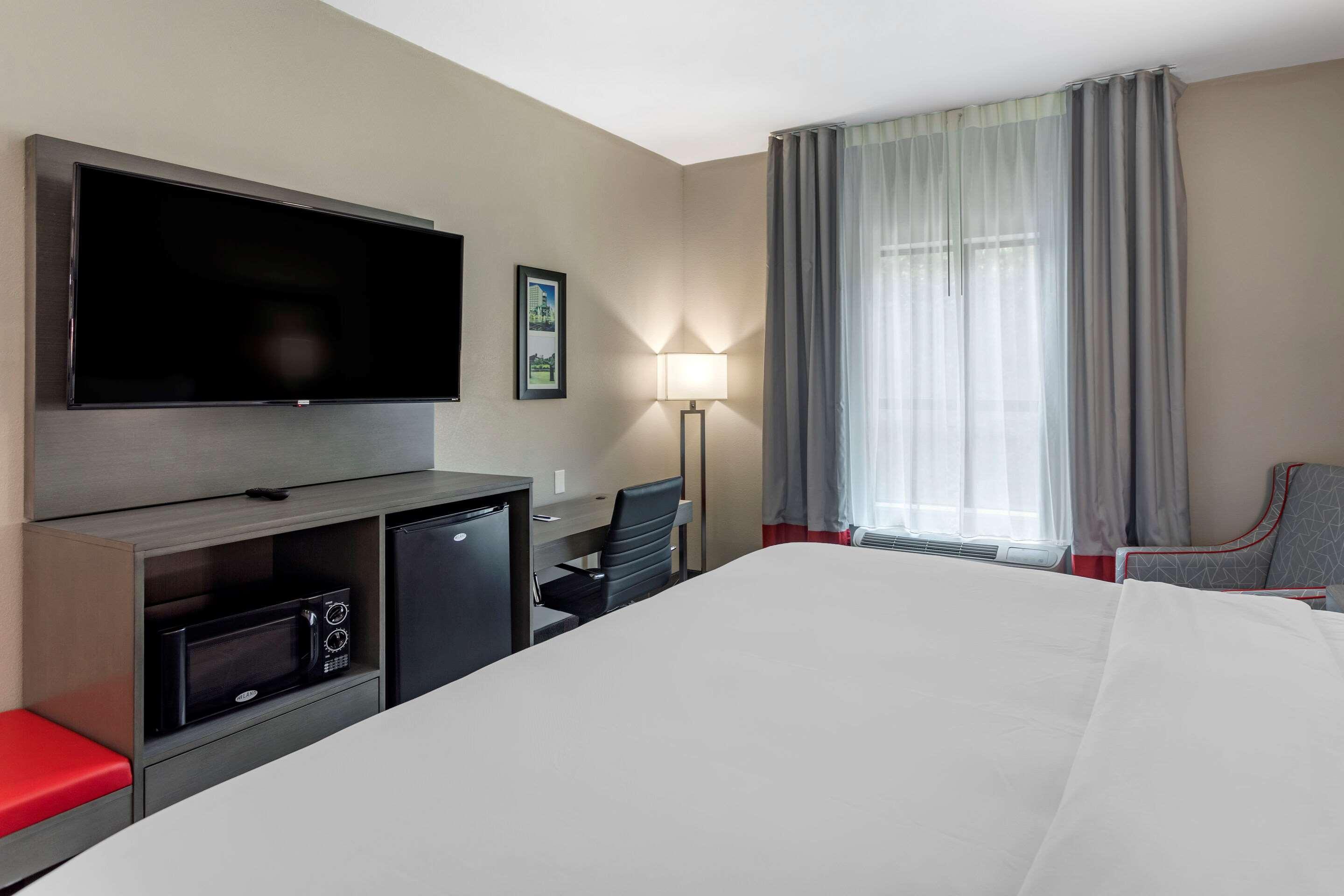 Comfort Inn & Suites Олив-Бранч Экстерьер фото