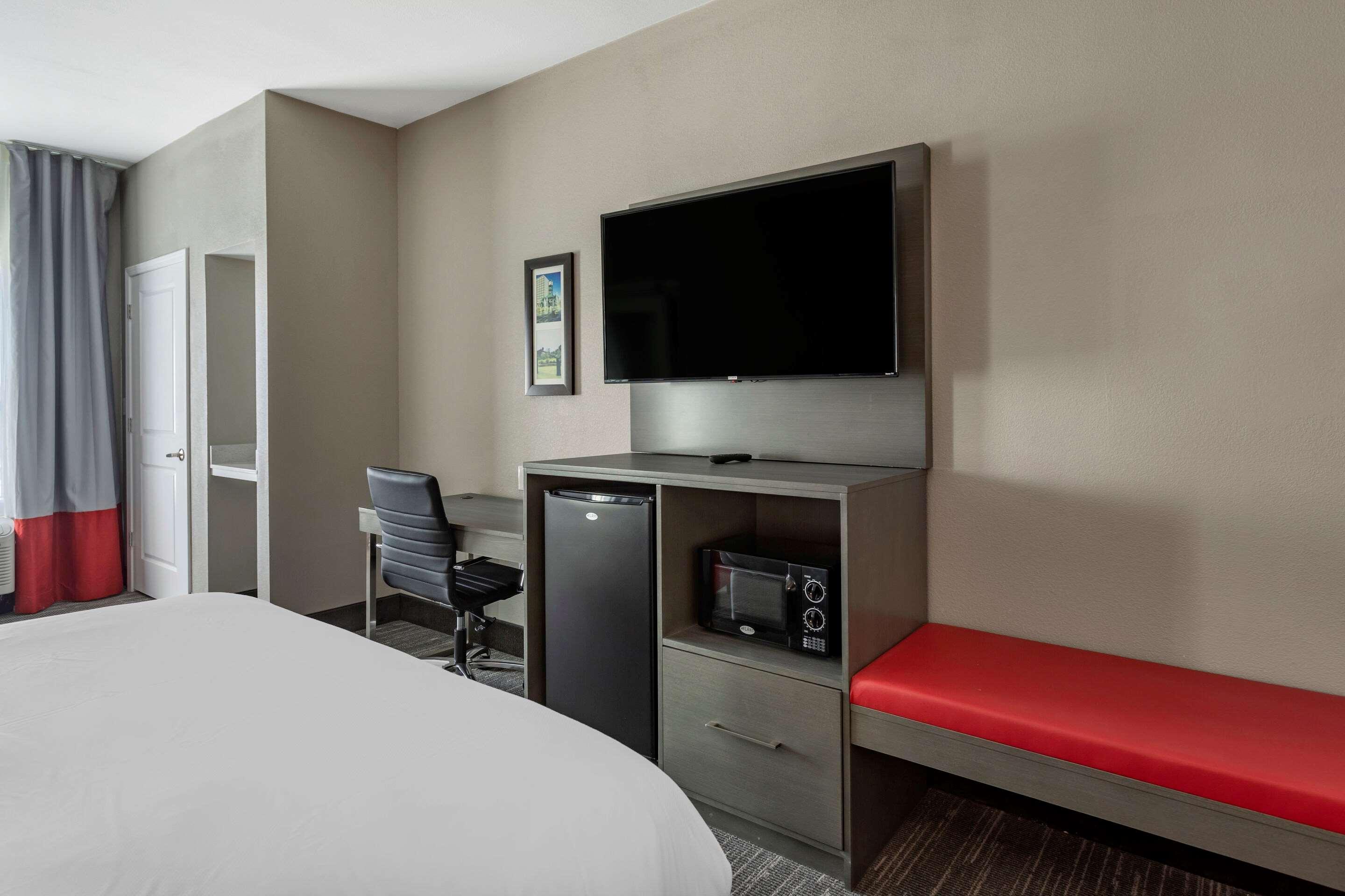 Comfort Inn & Suites Олив-Бранч Экстерьер фото