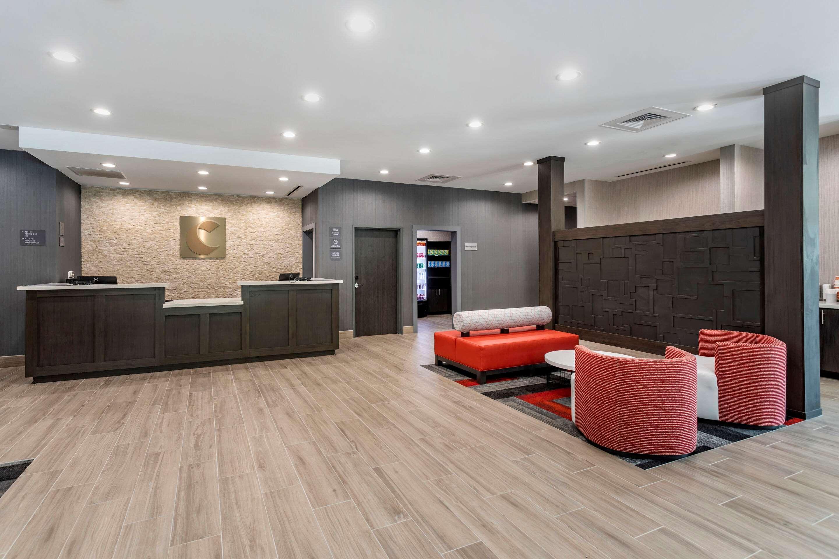 Comfort Inn & Suites Олив-Бранч Экстерьер фото