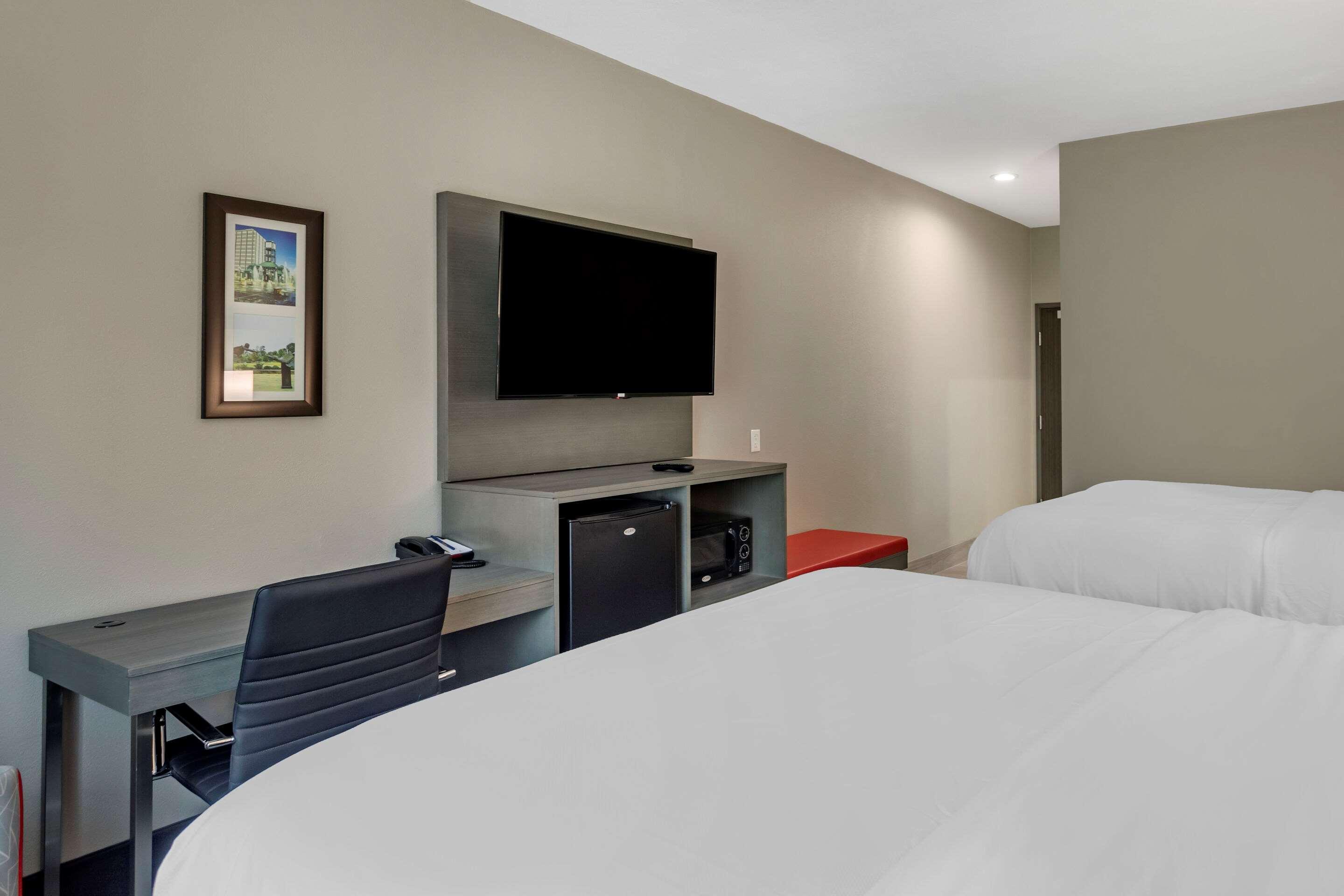 Comfort Inn & Suites Олив-Бранч Экстерьер фото