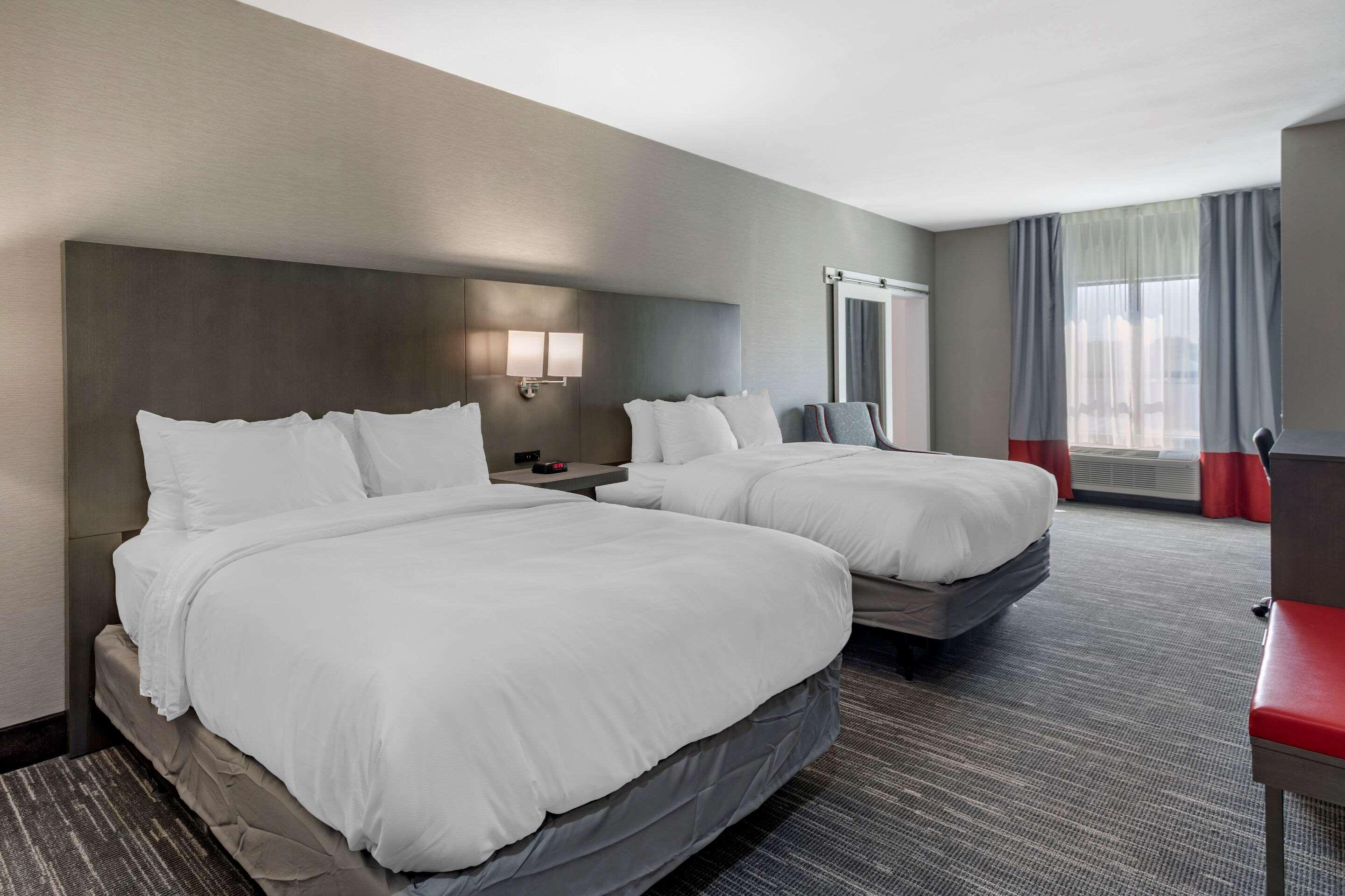 Comfort Inn & Suites Олив-Бранч Экстерьер фото
