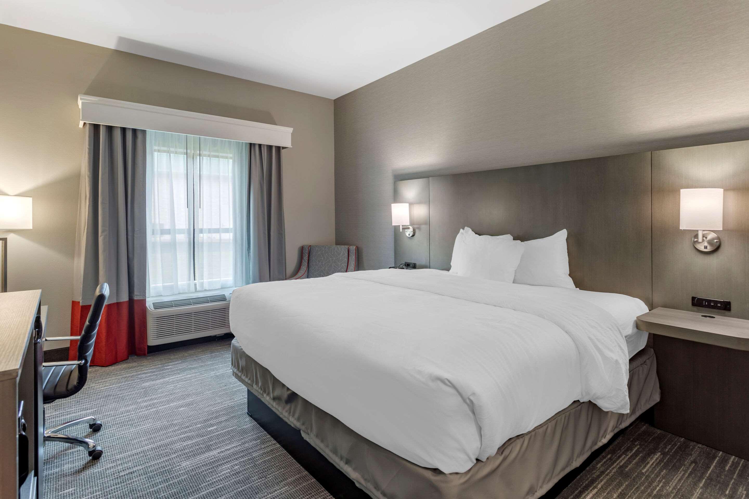 Comfort Inn & Suites Олив-Бранч Экстерьер фото